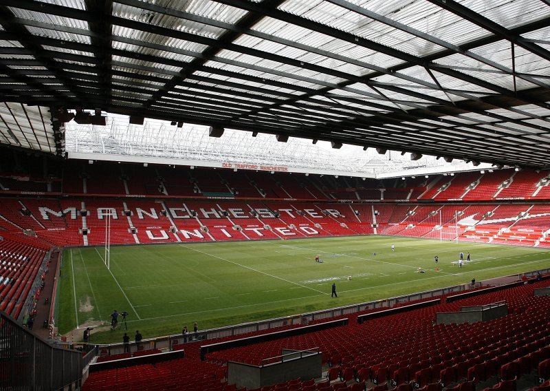 Legendarni Old Trafford proslavio 100-ti rođendan