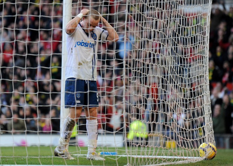 Portsmouth 'počastio' United autogolovima