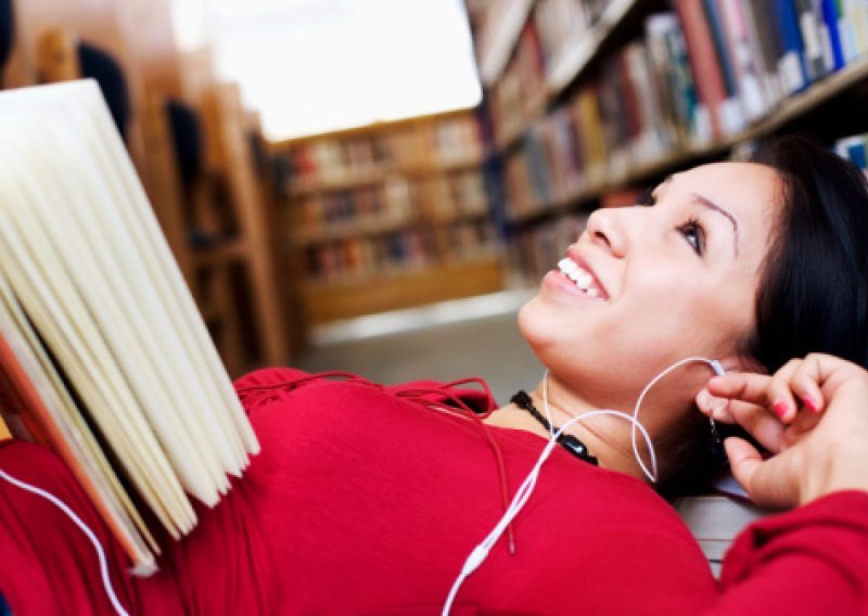 Tinejdžeri koji slušaju mnogo glazbe pate od glavobolja