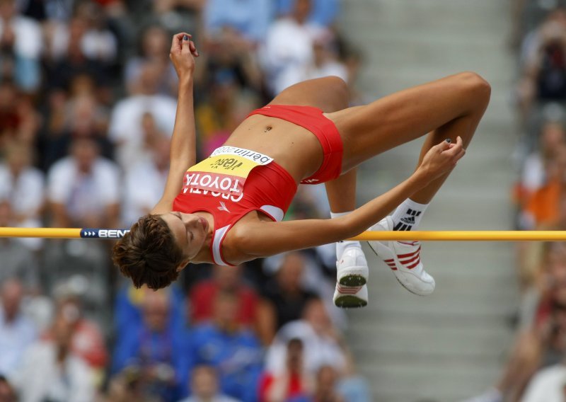 Vlasic jumps 206 cm in Arnstadt