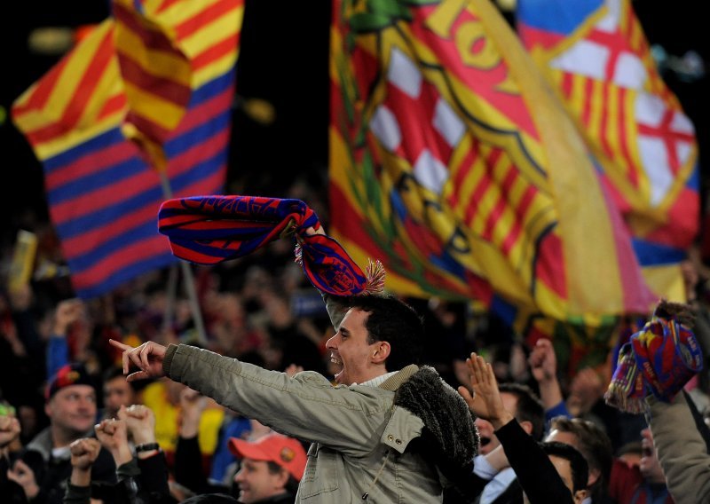 Radikalni navijači Barce na udaru policije