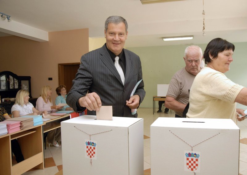 'Sanaderu i Bebiću želim izbacivanje iz HDZ-a'