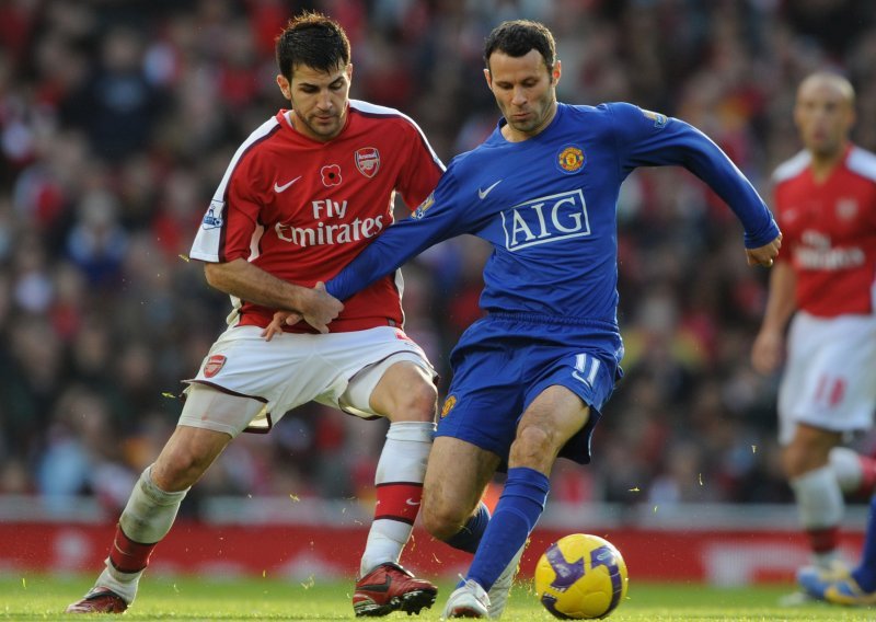 Giggs produžio s Unitedom do 2011.