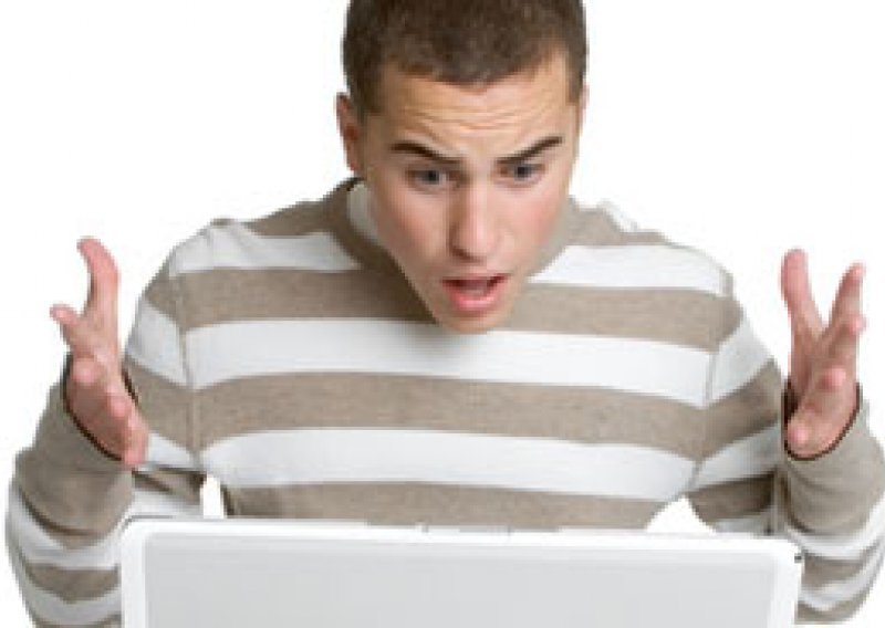 Gotovo polovina tinejdžera smatra da je previše na internetu