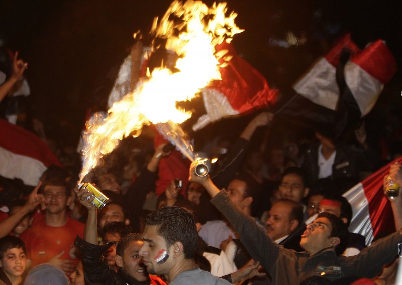 Egipat: Tukli se navijači, igrači i novinari