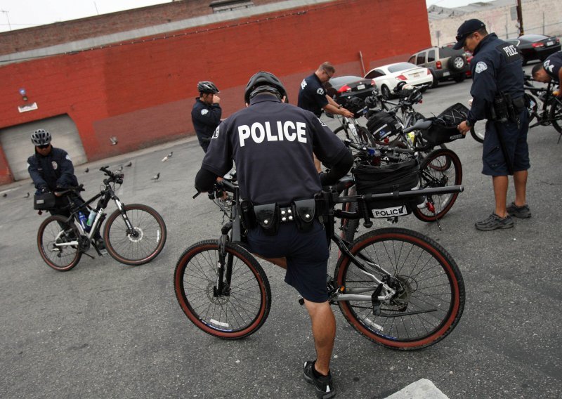 Policija će dobiti 93 stranice uputa kako voziti bicikl