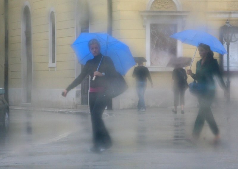 Kiša usporava promet u gotovo cijeloj zemlji