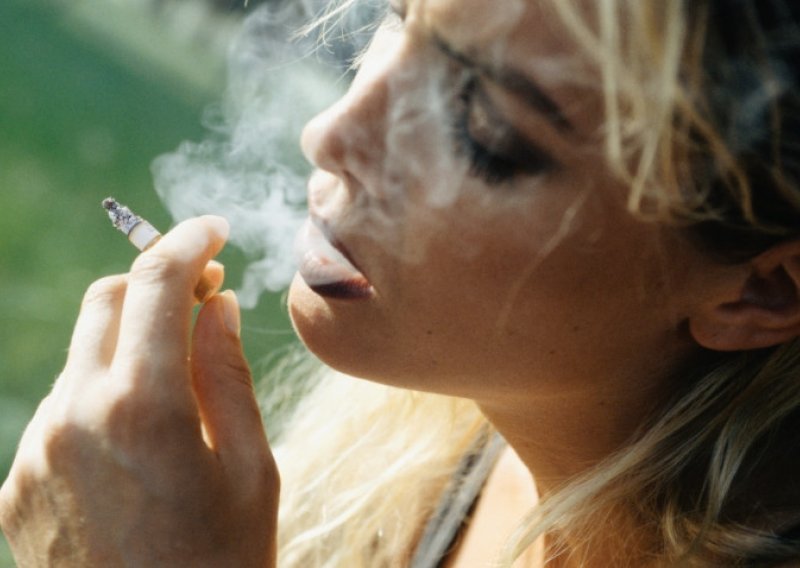 Cigarete više štete ženama nego muškarcima
