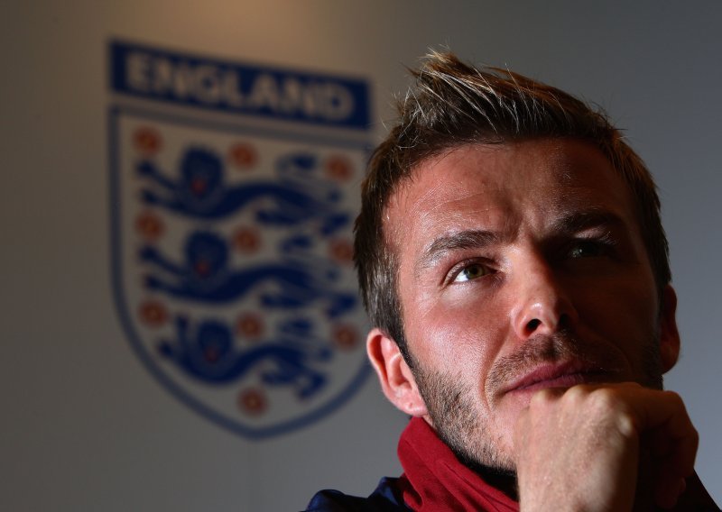 Beckham Victoriji nudi mito za povratak u Englesku