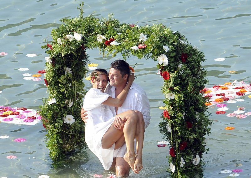 Goran i Larisa rekli 'da' i na ludom tulumu na plaži