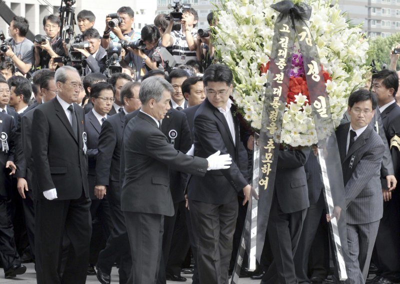 Izaslanstvo Sjeverne Koreje na pogrebu Kim Dae-junga