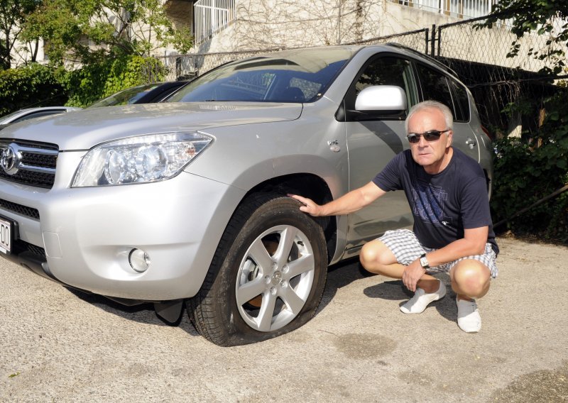 Silviju Humu u Dubrovniku uništili auto zagrebačkih tablica