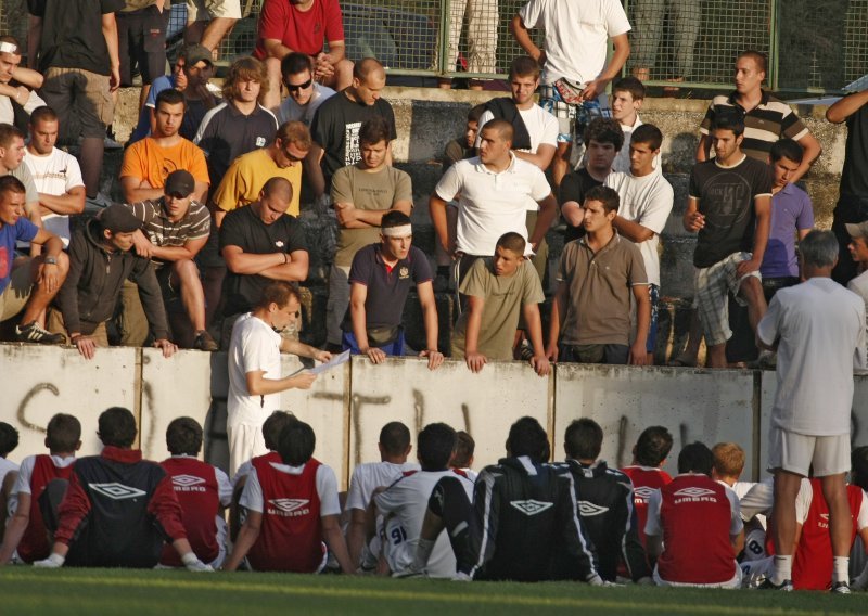 Torcida prekinula trening Hajduka