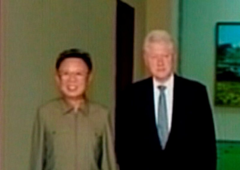 Clinton razgovarao s Kim Jong-Ilom