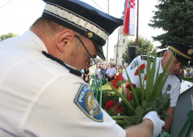 Policija traži Enesa Tacu