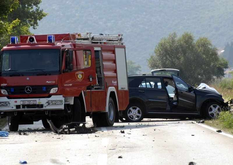 Poginuli otac i kćer, sedam ozlijeđenih