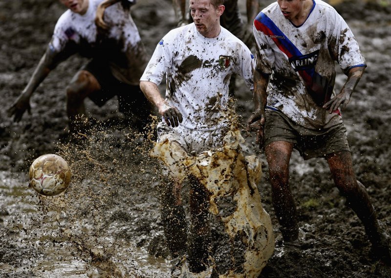 Održano svjetsko prvenstvo nogometa u blatu