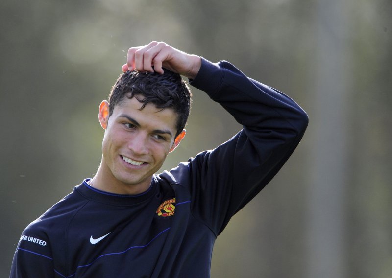Ronaldo šutnuo prozor auta i ozlijedio tinejdžerku