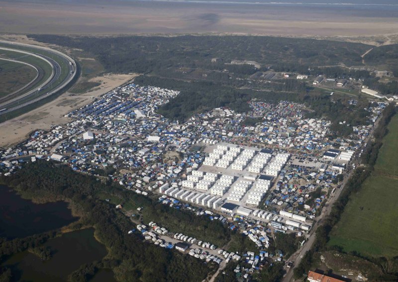 Nemiri uoči zatvaranja migrantskog logora u Calaisu
