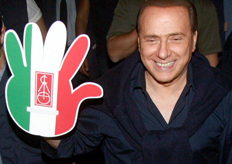 Tužitelji žele ispitati Berlusconija o seks skandalu