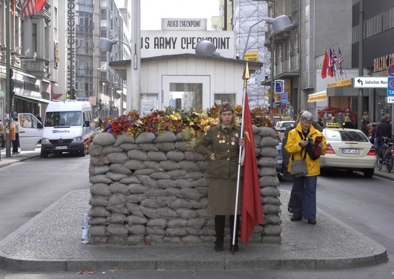 17 posto istočnih Nijemaca žali za Berlinskim zidom