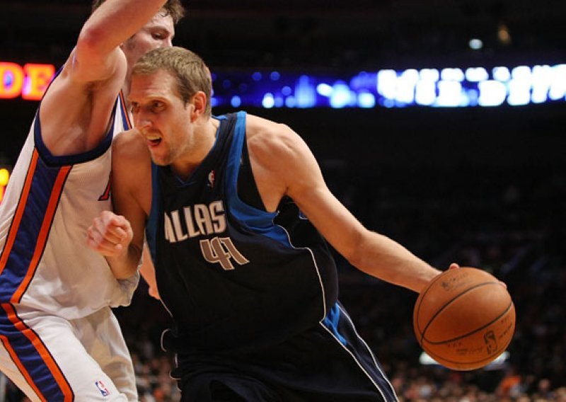 Cleveland mete, Nowitzki spasio Maverickse