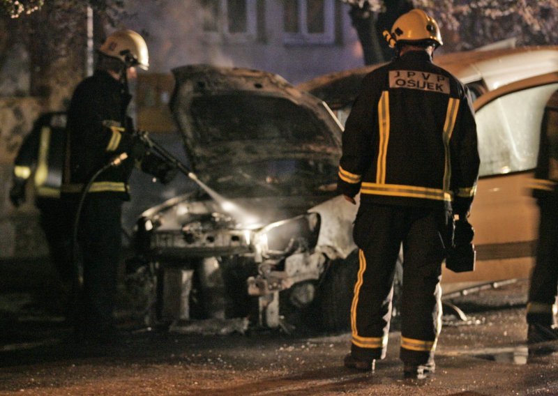 27-godišnjak osumnjičen da je zapalio automobile