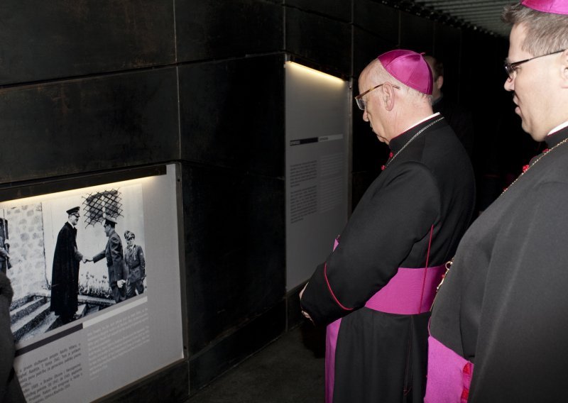 Vrh Katoličke crkve posjetio Jasenovac