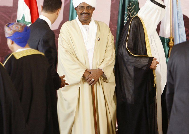 Predsjednik s tjeralice na arapskom summitu
