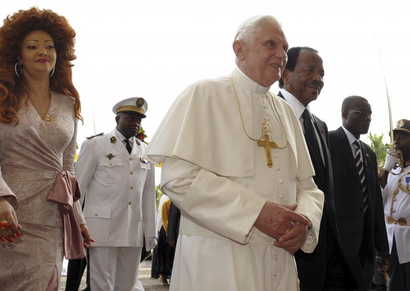 Kamerun u šoku: Živi li Papa u 21 stoljeću?