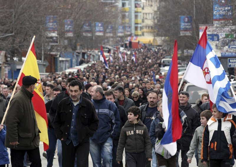 Tisuće Srba na prosvjedu protiv KSS-a i EULEX-a