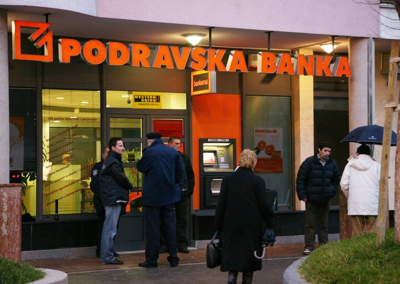 Onesposobio zaštitara i opljačkao banku u Splitu