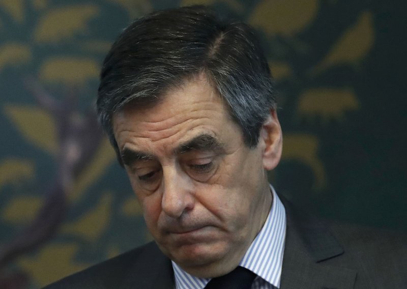 Fillon od danas i pod službenom istragom