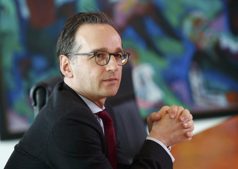 Njemački ministar prijeti Mađarskoj uskraćivanjem novca EU-a zbog izbjeglica