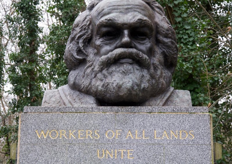 Što učiniti kada vam netko pokloni Karla Marxa?