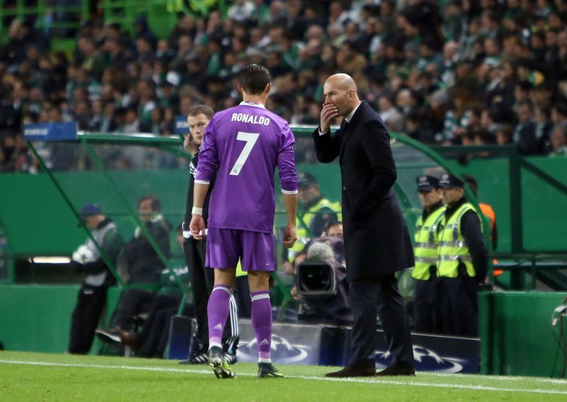 Ljutiti Ronaldo psovkama počastio trenera Zidanea