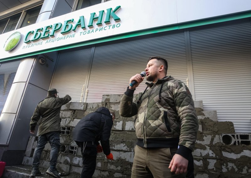 Ukrajinci blokiraju rad svih ruskih banaka