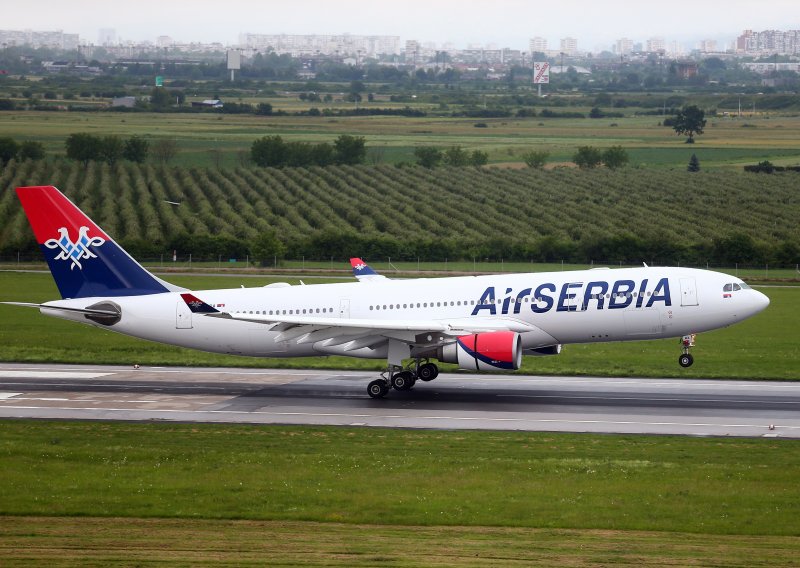 [FOTO] Air Serbia poslala najveći avion na Franju Tuđmana i platila oglas