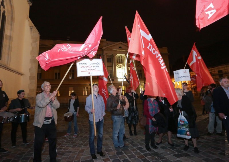 Prosvjed Radničke fronte na Markovom trgu 'Protiv Todorića: protiv pogodovanja tajkunima!'