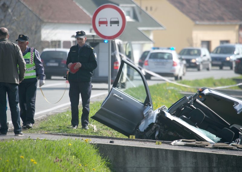 Dvije osobe poginule u prometnoj nesreći kod Našica