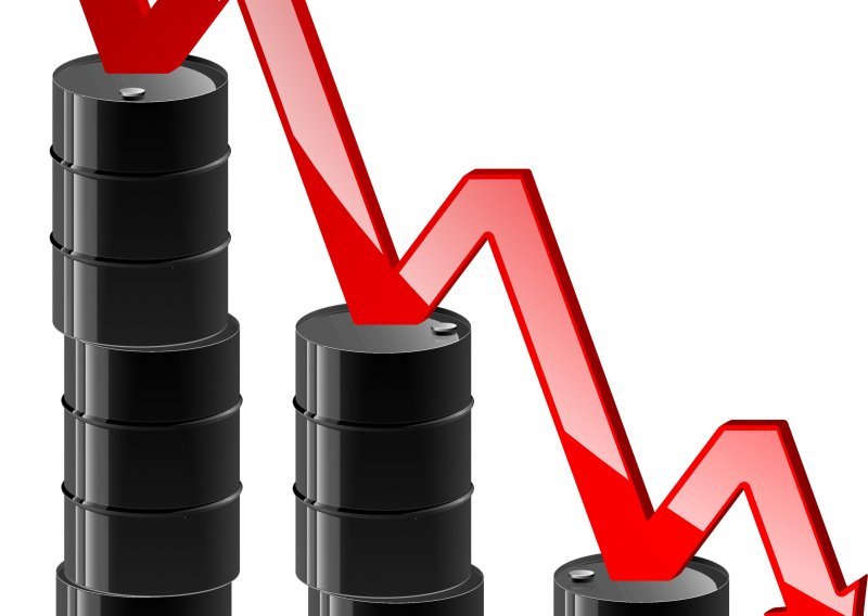 Cijene nafte pale više od 1,5 posto, zalihe u SAD-u rekordne