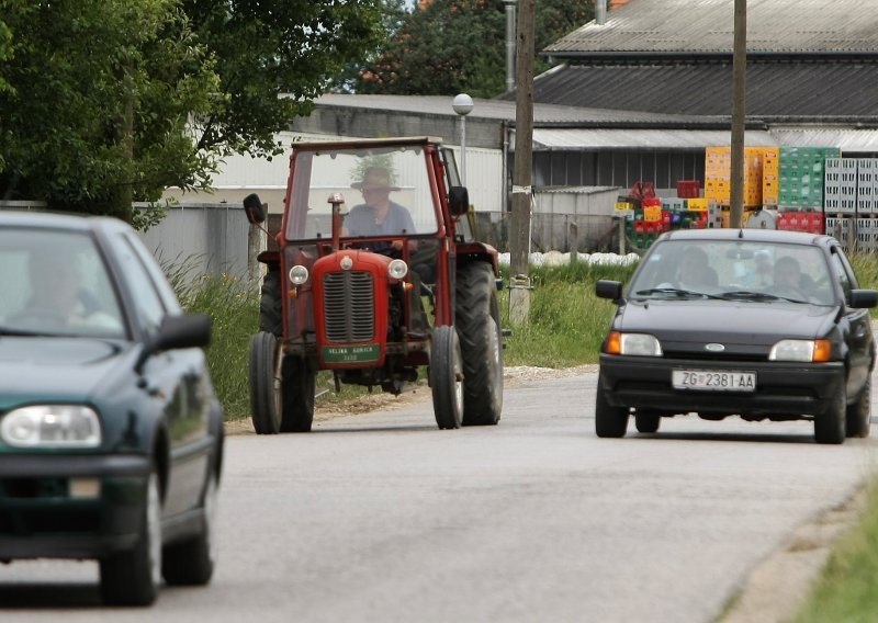 Znate li kako pretjecati? Evo kako sigurno obaviti ovaj riskantan prometni manevar