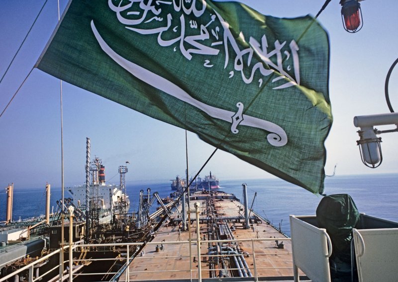 Saudijska Arabija želi potopiti konkurenciju jeftinom naftom