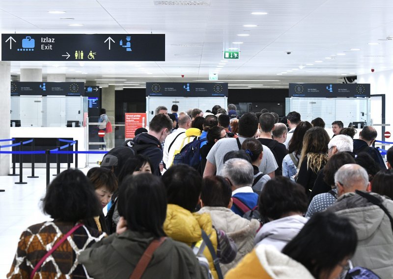 Kupili ste kartu, a kompanija vas ipak ne pušta da se ukrcate u avion? Provjerili smo smije li to napraviti i iz kojih razloga