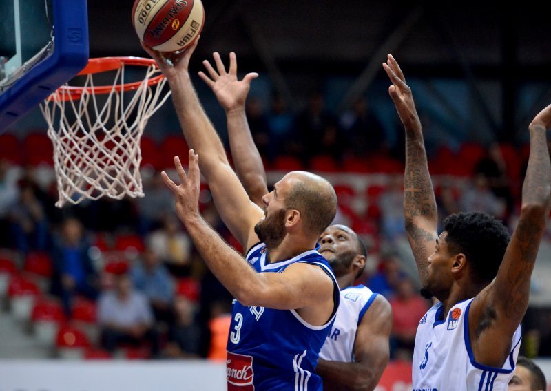 'Mravi' namučili 'vukove'; Cibona do pobjede u posljednje tri minute utakmice