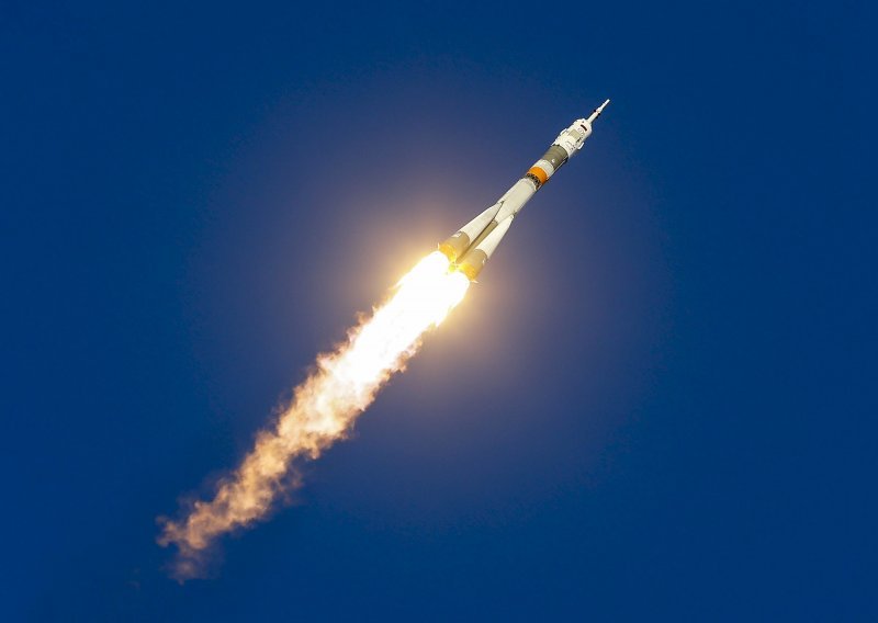 Ruski kozmonauti i američki astronaut Sojuzom lansirani prema ISS-u