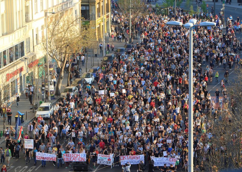 'Grabar Kitarović i Plenković moraju osuditi povrede ljudskih prava u Mađarskoj'