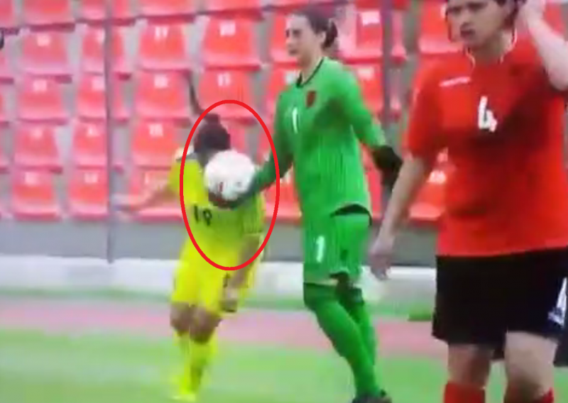 Zar je moguće u utakmici Albanije i Kosova vidjeti ovakvu prevaru?!