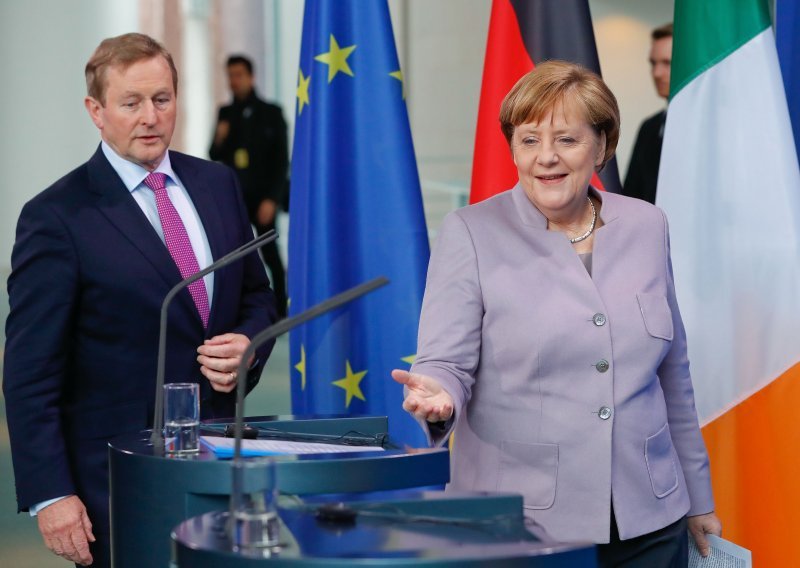 Merkel i Kenny mir u Sjevernoj Irskoj nakon Brexita