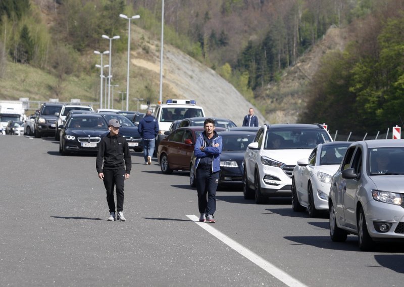 Policija poziva putnike da se usmjere na GP Kamensko